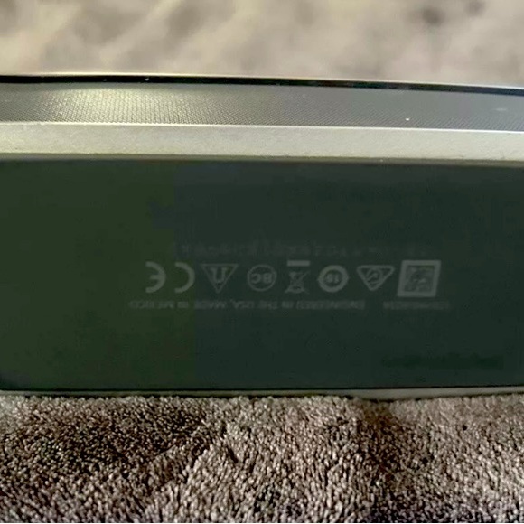 Bose SoundLink Mini II Wireless Bluetooth Speaker - Grey - Picture 3 of 5